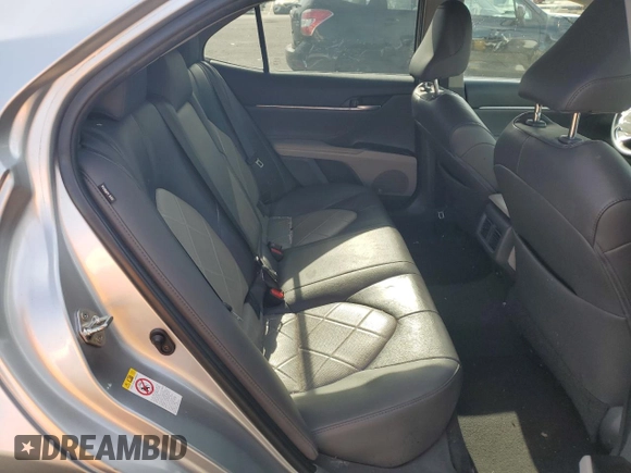 2018 Toyota Camry LE with VIN 4T1B11HK4JU062623, listed as a Copart auction lot 84542804 with 87,281 mi miles and Clean title. Bid and sale history available at DreamBid. Image 10.