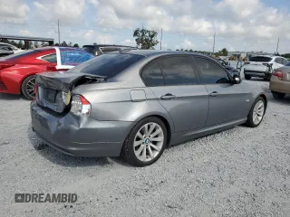 2009 BMW 3 Series 328i z VIN WBAPH77589NM47268, wystawiony jako Copart lot #57877405 z przebiegiem 157 930 mil mil oraz Szkoda całkowita • Salvage title. Historia ofert i sprzedaży dostępna na DreamBid. Obrazek 3.