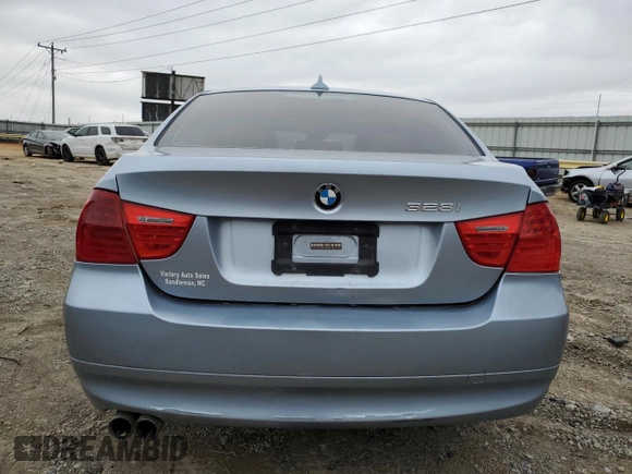 2009 BMW 3 Series 328i z VIN WBAPH77569NM27312, wystawiony jako Copart lot #44302435 z przebiegiem 155 572 mil mil oraz Szkoda całkowita • Salvage title. Historia ofert i sprzedaży dostępna na DreamBid. Obrazek 6.