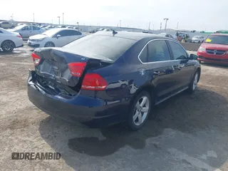 2012 Volkswagen Passat SE with VIN 1VWBH7A3XCC083374, listed as a IAAI auction lot 41585778 with 187,362 mi miles. Bid and sale history available at carsss.com. Image 4.