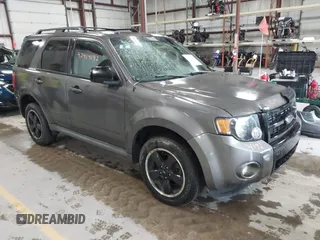 2012 Ford Escape XLT z VIN 1FMCU9DG8CKC51396, wystawiony jako IAAI lot #42414192 z przebiegiem 162 825 mil mil oraz . Historia ofert i sprzedaży dostępna na DreamBid. Obrazek 1.