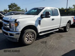 2017 Ford F-250 XLT with VIN 1FT7X2B67HEB41170, listed as a Copart auction lot 61088685 with 106,086 mi miles and Salvage title. Bid and sale history available at DreamBid. Image 1.