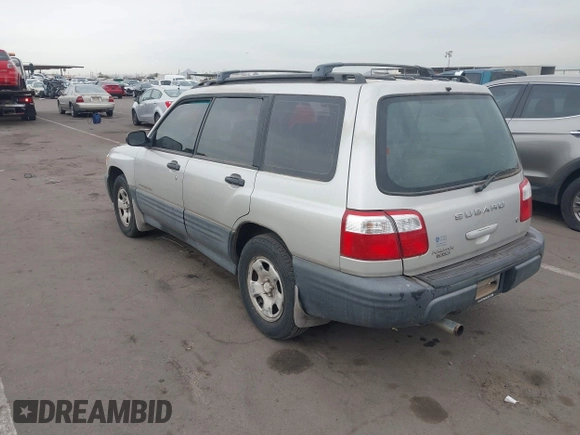 2001 Subaru Forester L with VIN JF1SF63521H766175, listed as a IAAI auction lot 41192998 with 173,532 mi miles. Bid and sale history available at carsss.com. Image 3.