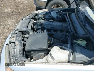2005 BMW 3 Series 325i с VIN WBAEV33485KW17615, выставлен на аукционе IAAI как лот 42651094 с пробегом 165 422 миль миль и . История ставок и продаж доступна на DreamBid. Изображение 13.