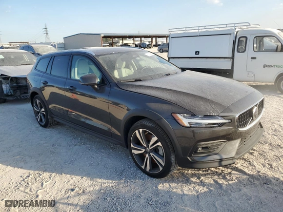 2023 Volvo V60 Cross Country Plus with VIN YV4L12WY1P2109727, listed as a Copart auction lot 76700854 with 0 mi miles and Non Repairable. Bid and sale history available at carsss.com. Image 4.