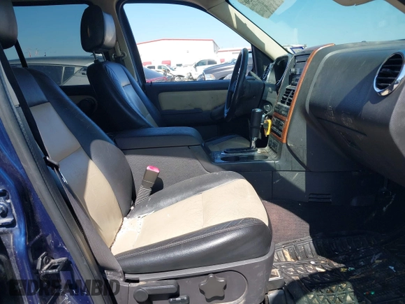 2008 Ford Explorer Eddie Bauer with VIN 1FMEU64E68UA33359, listed as a IAAI auction lot 41981250 with 174,708 mi miles. Bid and sale history available at carsss.com. Image 5.