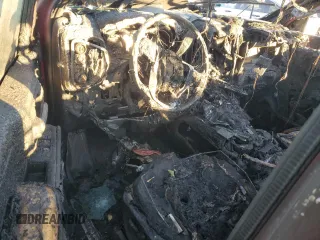 2023 GMC Sierra 3500HD Denali z VIN 1GT49WEY6PF192489, wystawiony jako Copart lot #78164924 z przebiegiem Nie podano mil oraz Nie do naprawy • Non repairable. Historia ofert i sprzedaży dostępna na DreamBid. Obrazek 8.