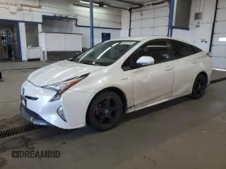 2018 Toyota Prius Two z VIN JTDKARFU6J3062054, wystawiony jako Copart lot #55953235 z przebiegiem 103 634 mil mil oraz Szkoda całkowita • Salvage title. Historia ofert i sprzedaży dostępna na DreamBid. Obrazek 1.