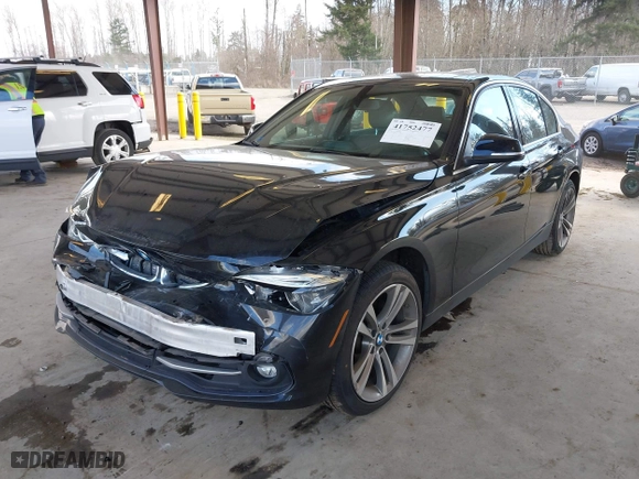 2018 BMW 3 Series 330i xDrive with VIN WBA8D9G56JNU70886, listed as a IAAI auction lot 41752477 with 35,960 mi miles. Bid and sale history available at carsss.com. Image 17.