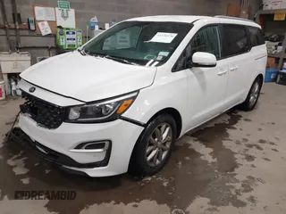 2019 Kia Sedona LX with VIN KNDMB5C11K6500813, listed as a IAAI auction lot 41570570 with 104,480 mi miles. Bid and sale history available at carsss.com. Image 17.