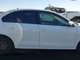 2014 Volkswagen Jetta Sedan SE w/Connectivity with VIN 3VWD07AJ3EM403876, listed as a IAAI auction lot 41209426 with 155,336 mi miles. Bid and sale history available at carsss.com. Image 13.