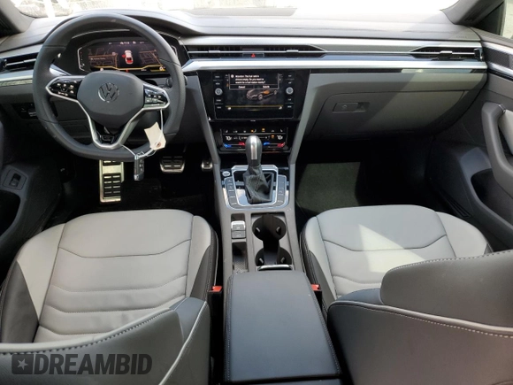 2022 Volkswagen Arteon SEL R-Line z VIN WVWAR7AN5NE011955, wystawiony jako Copart lot #39277083 z przebiegiem 2 808 mil mil oraz . Historia ofert i sprzedaży dostępna na DreamBid. Obrazek 8.