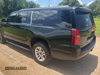 2017 Chevrolet Suburban LT z VIN 1GNSKHKC4HR207031, wystawiony jako Copart lot #62150635 z przebiegiem 209 342 mil mil oraz Czysty tytuł • Clean title. Historia ofert i sprzedaży dostępna na DreamBid. Obrazek 3.