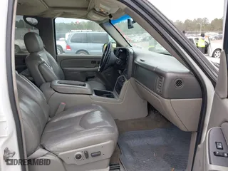2005 Chevrolet Avalanche Z71 with VIN 3GNEK12Z65G219301, listed as a IAAI auction lot 41847844 with 187,150 mi miles. Bid and sale history available at carsss.com. Image 5.