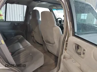 2002 Chevrolet Blazer LS z VIN 1GNDT13WX2K182268, wystawiony jako IAAI lot #41872743 z przebiegiem 135 008 mil mil oraz . Historia ofert i sprzedaży dostępna na DreamBid. Obrazek 8.