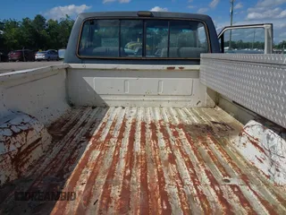 1989 Ford F-250 with VIN 1FTEF26Y2KNB61498, listed as a IAAI auction lot 42551001 with 50,222 mi miles and . Bid and sale history available at DreamBid. Image 8.
