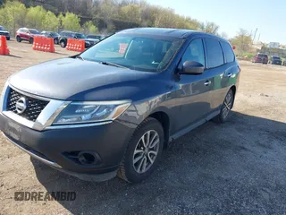 2013 Nissan Pathfinder SV with VIN 5N1AR2MM0DC608006, listed as a IAAI auction lot 42121692 with 207,053 mi miles. Bid and sale history available at carsss.com. Image 2.