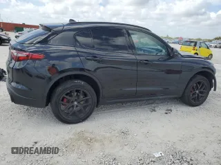 2019 Alfa Romeo Stelvio z VIN ZASPAKAN8K7C49262, wystawiony jako Copart lot #54317625 z przebiegiem Nie podano mil oraz Nie do naprawy • Non repairable. Historia ofert i sprzedaży dostępna na DreamBid. Obrazek 3.