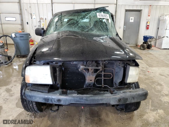2002 GMC Sonoma SLS with VIN 1GTCT19W728186335, listed as a Copart auction lot 47469925 with 163,902 mi miles and Salvage Title. Bid and sale history available at carsss.com. Image 5.