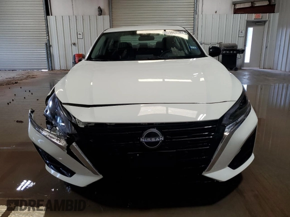 2025 Nissan Altima SV z VIN 1N4BL4DV6SN339483, wystawiony jako Copart lot #59178985 z przebiegiem 9 774 mil mil oraz Czysty tytuł • Clean title. Historia ofert i sprzedaży dostępna na DreamBid. Obrazek 5.