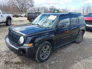 2008 Jeep Patriot Sport with VIN 1J8FF28WX8D775464, listed as a IAAI auction lot 42042232 with 158,428 mi miles and . Bid and sale history available at carsss.com. Image 2.