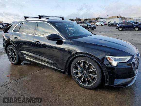 2021 Audi e-tron Premium Plus with VIN WA1LAAGE3MB014433, listed as a Copart auction lot 83881024 with 32,126 mi miles and Clean Title. Bid and sale history available at DreamBid. Image 4.