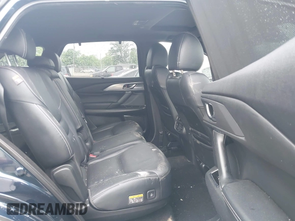 2021 Mazda CX-9 Carbon Edition z VIN JM3TCBDY7M0536005, wystawiony jako IAAI lot #42424129 z przebiegiem 48 005 mil mil oraz . Historia ofert i sprzedaży dostępna na DreamBid. Obrazek 8.