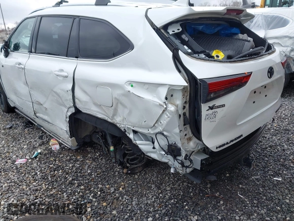 2022 Toyota Highlander Limited z VIN 5TDDZRBH9NS570565, wystawiony jako IAAI lot #41863992 z przebiegiem 41 974 mil mil oraz . Historia ofert i sprzedaży dostępna na DreamBid. Obrazek 6.