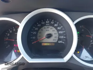 2006 Toyota Tacoma z VIN 5TETX22N46Z292287, wystawiony jako IAAI lot #41347129 z przebiegiem 121 483 mil mil oraz . Historia ofert i sprzedaży dostępna na DreamBid. Obrazek 7.