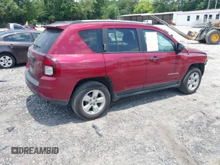 2017 Jeep Compass Sport z VIN 1C4NJCBA2HD132188, wystawiony jako IAAI lot #42569521 z przebiegiem 106 668 mil mil oraz . Historia ofert i sprzedaży dostępna na DreamBid. Obrazek 4.