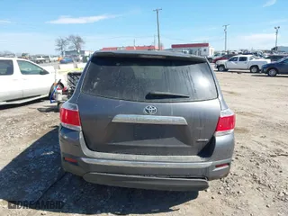 2012 Toyota Highlander with VIN 5TDBK3EH3CS123666, listed as a IAAI auction lot 41640074 with 195,424 mi miles. Bid and sale history available at carsss.com. Image 16.