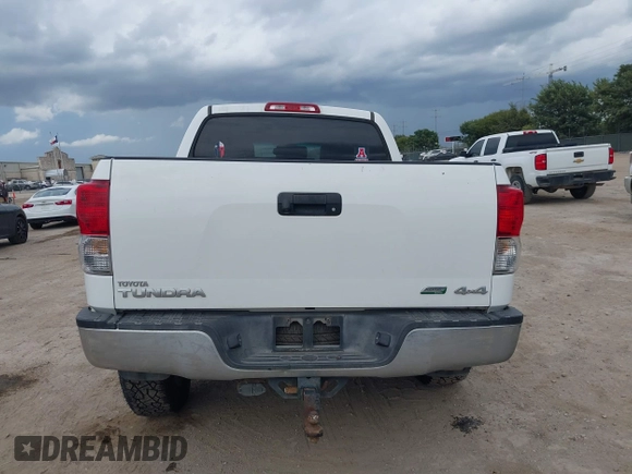 2012 Toyota Tundra 4WD Truck with VIN 5TFDW5F19CX250264, listed as a IAAI auction lot 40190175 with 267,549 mi miles. Bid and sale history available at carsss.com. Image 17.