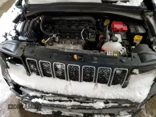 2021 Jeep Renegade 80th Anniversary z VIN ZACNJDBB6MPN36019, wystawiony jako Copart lot #83791844 z przebiegiem Nie podano mil oraz Szkoda całkowita • Salvage title. Historia ofert i sprzedaży dostępna na DreamBid. Obrazek 14.