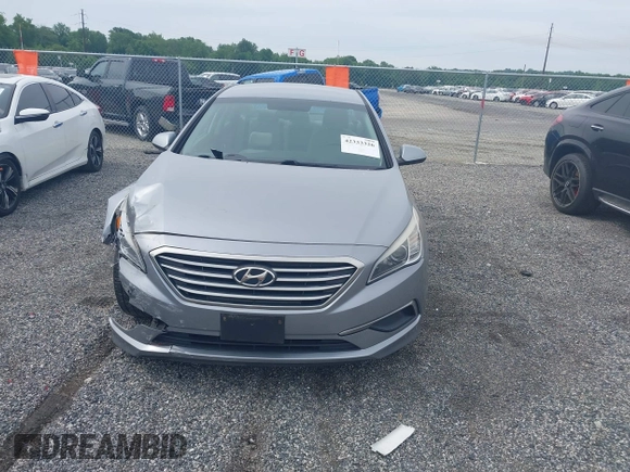 2016 Hyundai Sonata SE z VIN 5NPE24AF8GH334395, wystawiony jako IAAI lot #42333326 z przebiegiem 130 429 mil mil oraz . Historia ofert i sprzedaży dostępna na DreamBid. Obrazek 12.