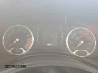 2020 Jeep Renegade Jeepster z VIN ZACNJBAB7LPL64488, wystawiony jako Copart lot #52638755 z przebiegiem 46 301 mil mil oraz Szkoda całkowita • Salvage title. Historia ofert i sprzedaży dostępna na DreamBid. Obrazek 9.