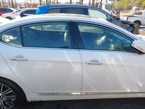 2015 Kia Cadenza Premium with VIN KNALN4D78F5180348, listed as a IAAI auction lot 41307129 with 61,924 mi miles. Bid and sale history available at carsss.com. Image 13.