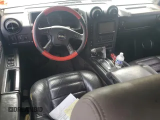 2005 Hummer H2 SUT z VIN 5GRGN22UX5H120312, wystawiony jako Copart lot #43948955 z przebiegiem Nie podano mil oraz Szkoda całkowita • Salvage title. Historia ofert i sprzedaży dostępna na DreamBid. Obrazek 8.