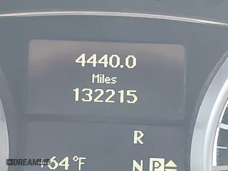 2011 Mercedes-Benz GL-Class GL 550 with VIN 4JGBF8GE7BA749183, listed as a IAAI auction lot 41626371 with 132,215 mi miles. Bid and sale history available at carsss.com. Image 15.