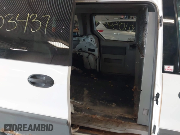 2006 Ford Freestar Cargo with VIN 2FTZA54666BA14556, listed as a IAAI auction lot 42103437 with 147,998 mi miles. Bid and sale history available at carsss.com. Image 8.