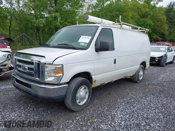 2008 Ford Econoline Cargo Commercial z VIN 1FTNE24W08DB01917, wystawiony jako IAAI lot #42326330 z przebiegiem 140 956 mil mil oraz . Historia ofert i sprzedaży dostępna na DreamBid. Obrazek 2.