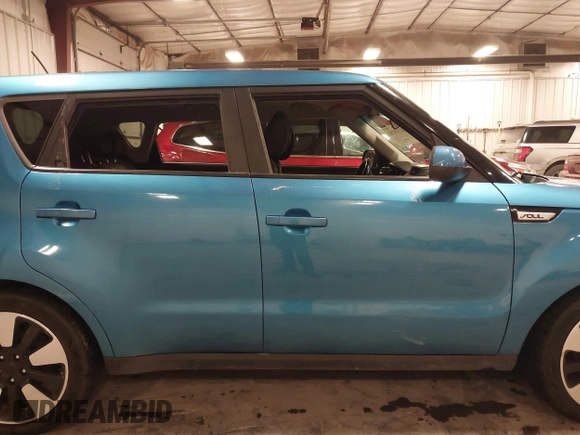2016 Kia Soul + z VIN KNDJP3A51G7386182, wystawiony jako IAAI lot #41339753 z przebiegiem 144 526 mil mil oraz . Historia ofert i sprzedaży dostępna na DreamBid. Obrazek 13.