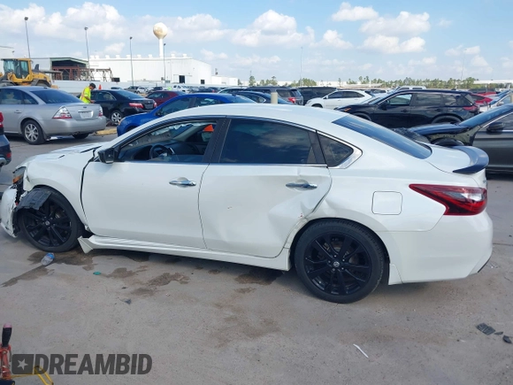2017 Nissan Altima SV z VIN 1N4AL3AP3HC476185, wystawiony jako IAAI lot #40580202 z przebiegiem 118 710 mil mil oraz . Historia ofert i sprzedaży dostępna na DreamBid. Obrazek 14.
