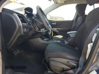 2020 Jeep Cherokee Latitude с VIN 1C4PJLCB0LD619317, выставлен на аукционе Copart как лот 52575625 с пробегом 84 753 миль миль и Списание • Salvage title. История ставок и продаж доступна на DreamBid. Изображение 7.