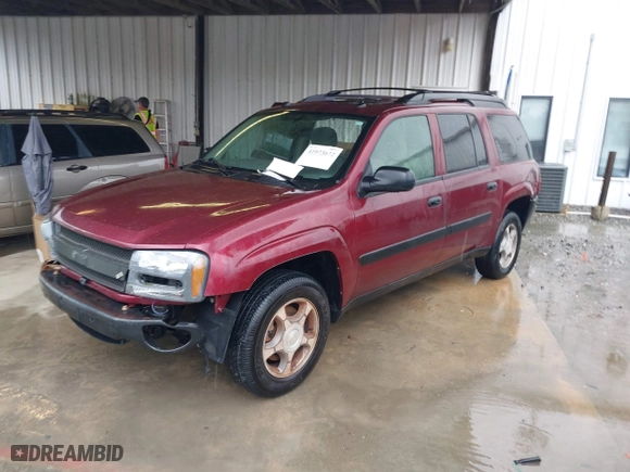2005 Chevrolet TrailBlazer LS with VIN 1GNES16S556176536, listed as a IAAI auction lot 41973672 with 1 mi miles. Bid and sale history available at carsss.com. Image 2.