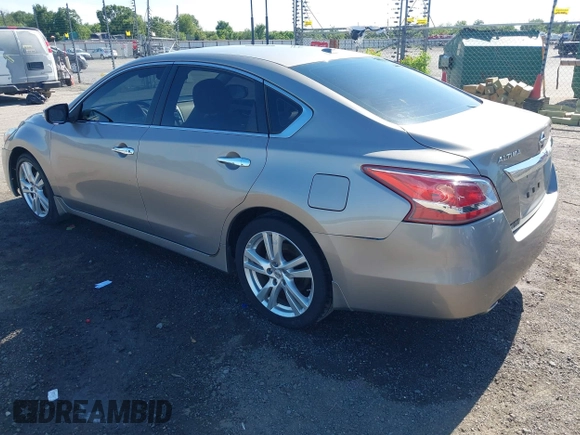 2013 Nissan Altima SL z VIN 1N4BL3AP3DC288653, wystawiony jako IAAI lot #42304043 z przebiegiem 108 640 mil mil oraz . Historia ofert i sprzedaży dostępna na DreamBid. Obrazek 3.