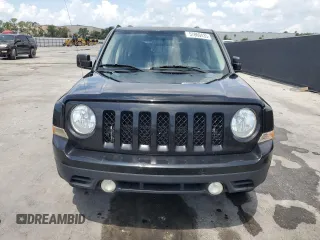 2015 Jeep Patriot Sport z VIN 1C4NJPBBXFD203960, wystawiony jako Copart lot #57860435 z przebiegiem 239 164 mil mil oraz Szkoda całkowita • Salvage title. Historia ofert i sprzedaży dostępna na DreamBid. Obrazek 5.