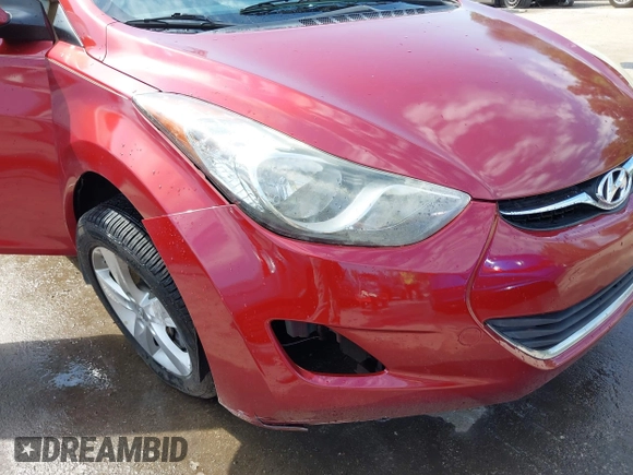 2013 Hyundai Elantra GLS z VIN 5NPDH4AE4DH405444, wystawiony jako IAAI lot #42201093 z przebiegiem 125 900 mil mil oraz . Historia ofert i sprzedaży dostępna na DreamBid. Obrazek 6.