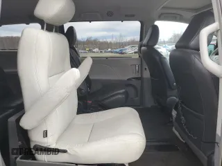 2012 Toyota Sienna SE z VIN 5TDXK3DC2CS199701, wystawiony jako Copart lot #50316225 z przebiegiem 212 383 mil mil oraz Szkoda całkowita • Salvage title. Historia ofert i sprzedaży dostępna na DreamBid. Obrazek 11.