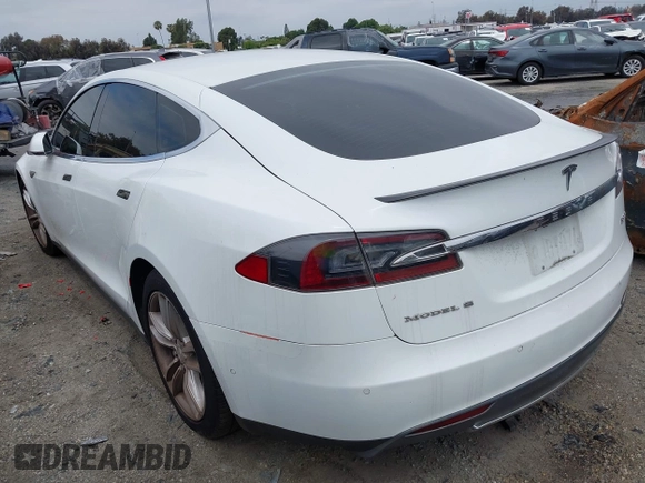2016 Tesla Model S 90D with VIN 5YJSA1E40GF123543, listed as a IAAI auction lot 42111603 with 126,445 mi miles and . Bid and sale history available at DreamBid. Image 3.