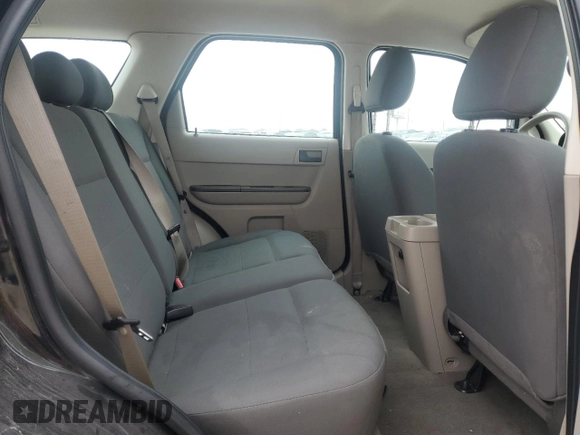 2008 Ford Escape XLS z VIN 1FMCU02Z58KD73950, wystawiony jako Copart lot #46569725 z przebiegiem 133 171 mil mil oraz Czysty tytuł • Clean title. Historia ofert i sprzedaży dostępna na DreamBid. Obrazek 11.